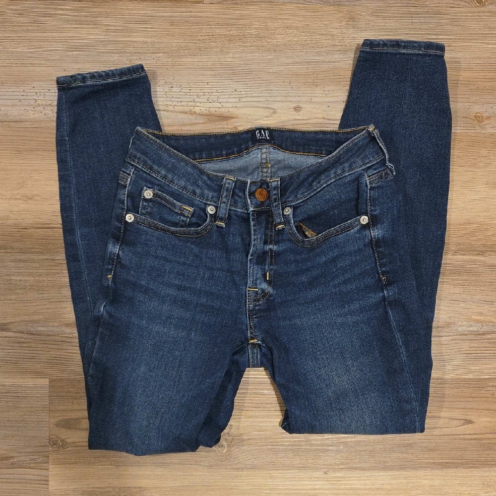 GAP Women's Curvy True Skinny Jeans 2/26 Short